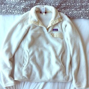 Small Patagonia cream pullover